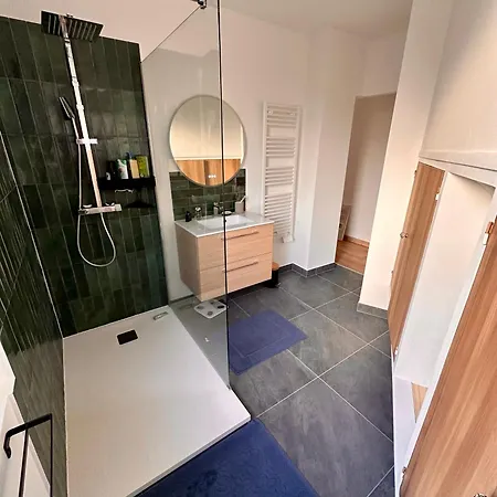 Parking - Dans Centre Apartment Tours